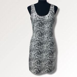 H&M Divided Textured Snake Print Bodycon Tank Mini Dress Sz Medium Black White